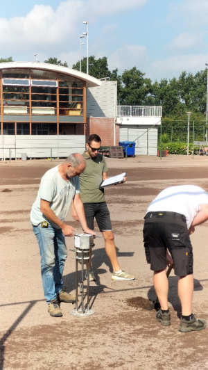 Maandag 5 augustus - Keuren lava-ondergrond (dichtheid en vlakheid)
